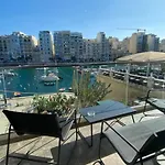 86 Spinola Bay Apartment