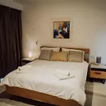 86 Spinola Bay