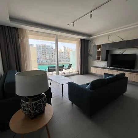 86 Spinola Bay דירה
