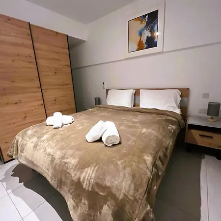 86 Spinola Bay Apartment *