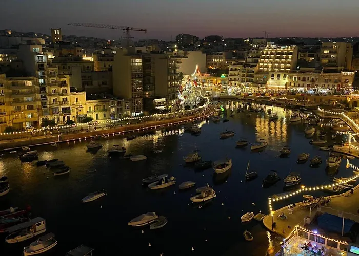 86 Spinola Bay Apartment