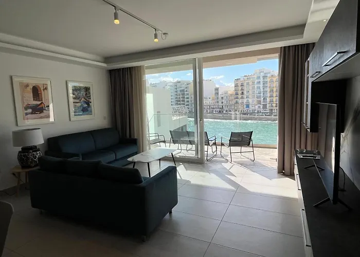 86 Spinola Bay